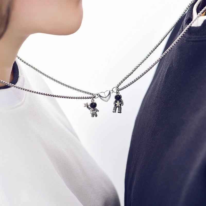 COLLARES 2 X 1 ASTRONAUTAS CORAZON