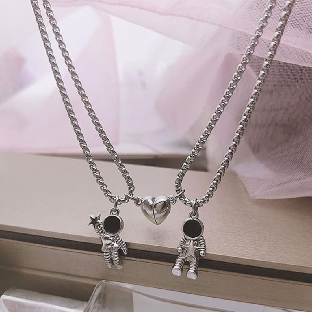 COLLARES 2 X 1 ASTRONAUTAS CORAZON